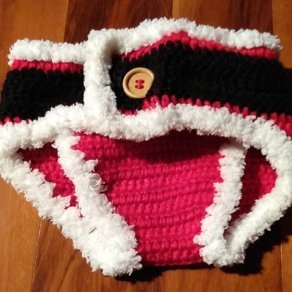 So 'Dorable 0-6 Months Santa Claus Diaper Cover & Booties Crochet Christmas Set
